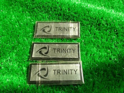 專(zhuān)業(yè)訂制家具銘牌、胸章標(biāo)牌與機(jī)械電鍍金屬標(biāo)牌——蒼南縣廣燕標(biāo)牌工藝廠深度解析